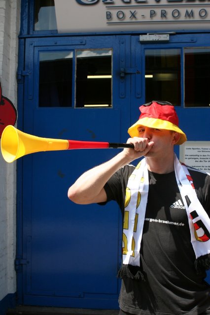 UBP Jürgen vor dem Gym.jpg